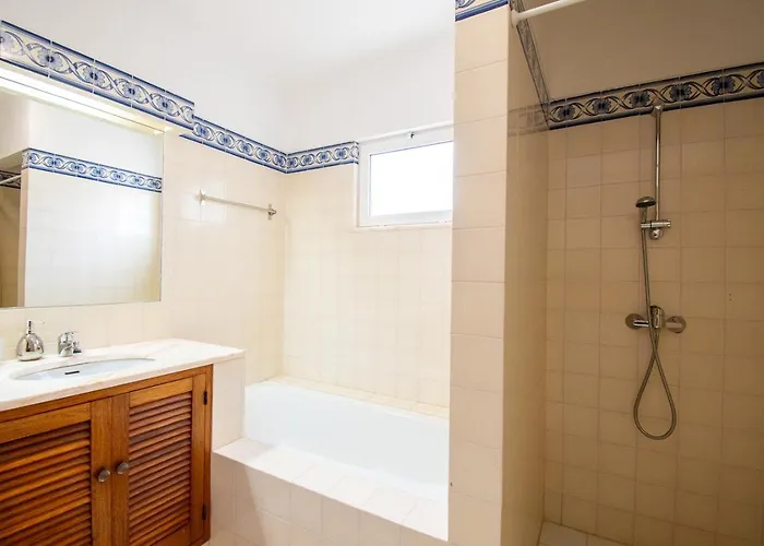 Villa Casa Miguel - Family-friendly 3-bedroom With Private Pool Carvoeiro (Lagoa)