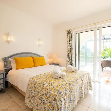 Вилла Casa Miguel - Family-friendly 3-bedroom With Private Pool Карвоейру